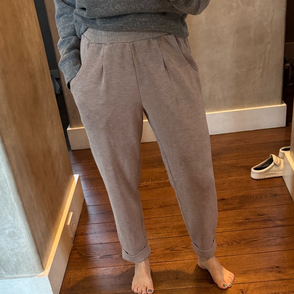 Varley pleated Jogger Pants